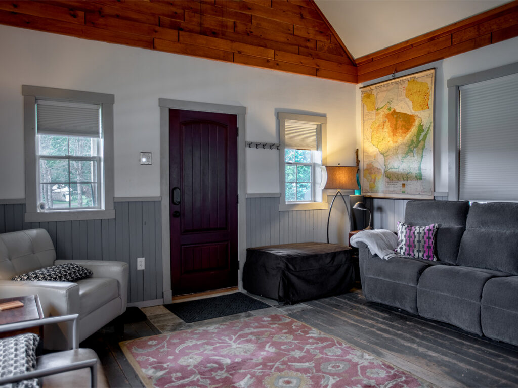 Drum Farm Studio Schoolhouse Lodge