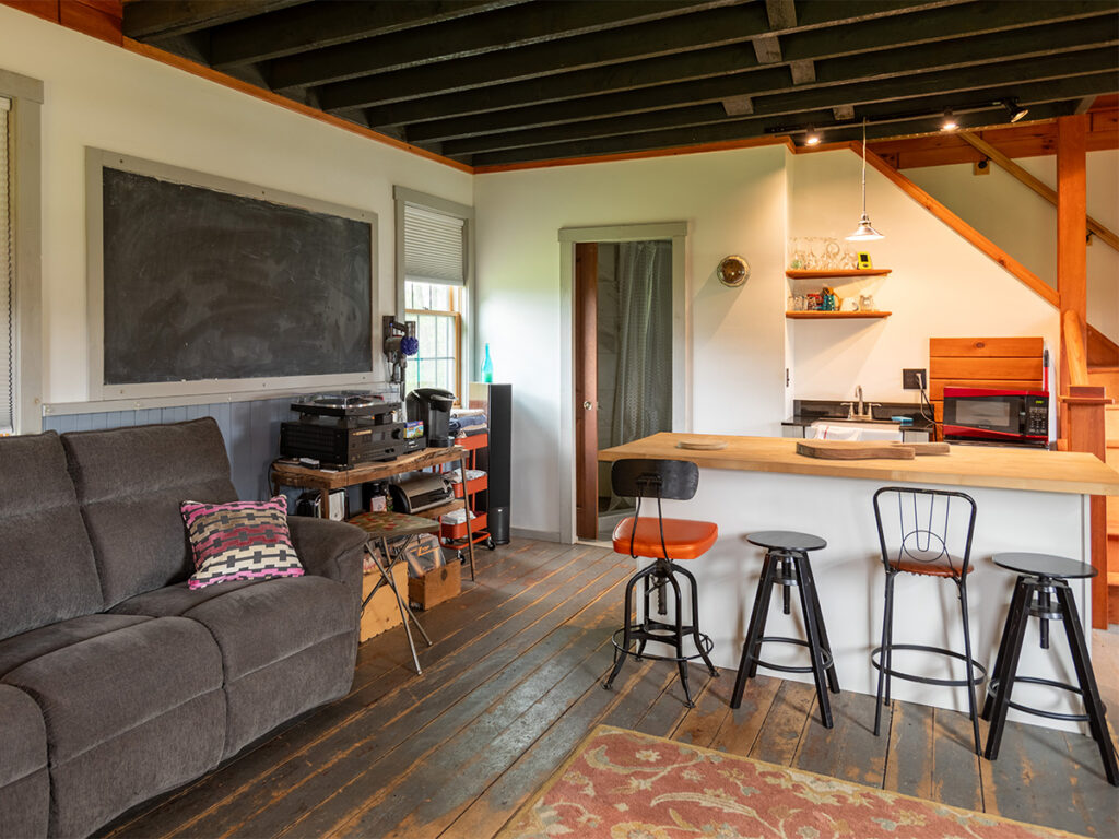 Drum Farm Studio Schoolhouse Lodge