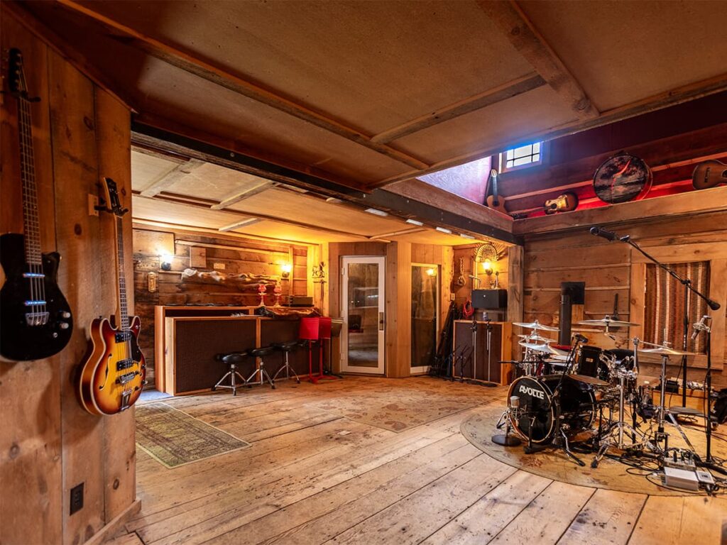 Drum Farm Tracking Room A